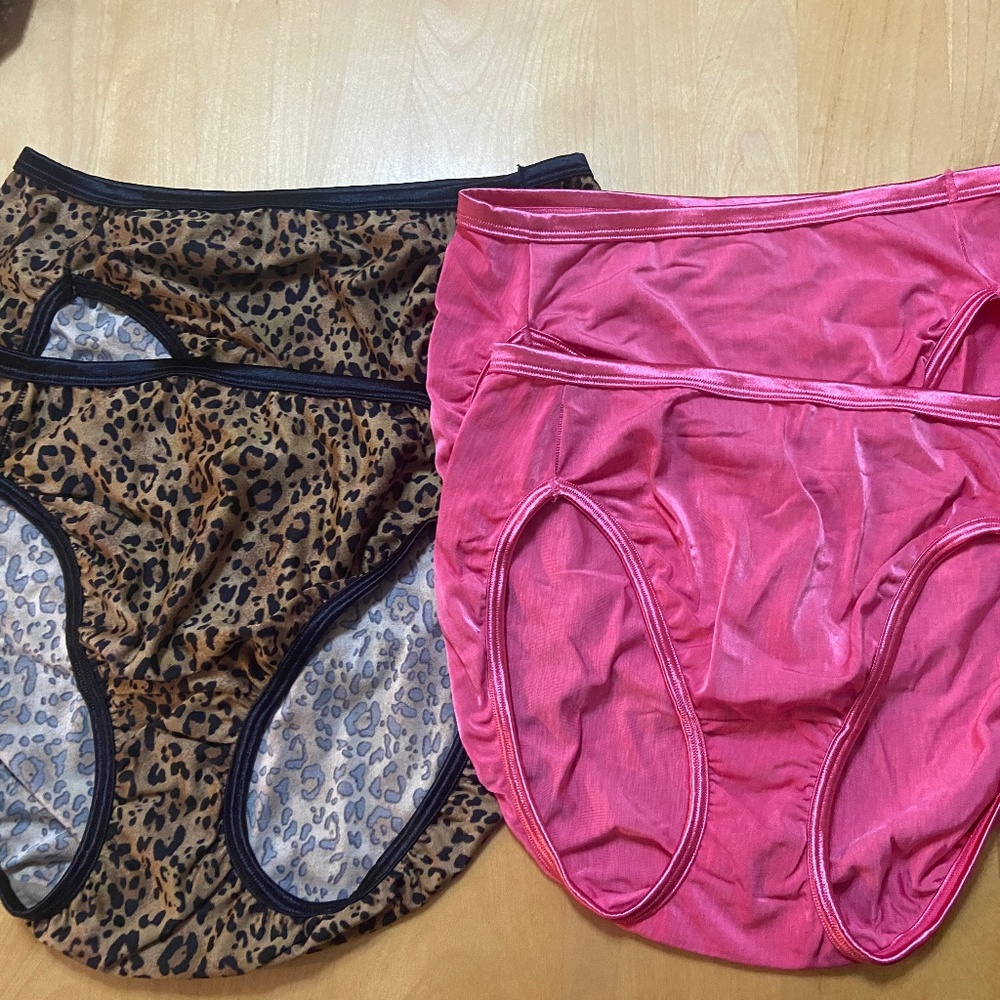 Vanity Fair 4 pair of underwear, size 6/ M Women's Pink and Leopard print  NWOT